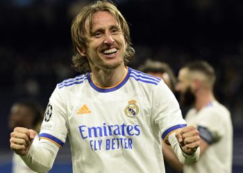 Modric extiende su contrato con el Real Madrid hasta 2024