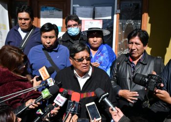 El MAS oficializa congreso ante el TSE y anuncia que se invitará a ministros