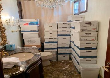 Los documentos clasificados de EEUU en el baño de Trump en su casa en Mar a Lago