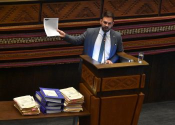 En su interpelación, Del Castillo responderá 14 preguntas sobre ‘tráfico de vehículos robados en Chile’