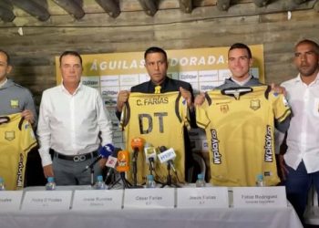 El venezolano César Farías entrenará en Colombia tras atropellada salida de Ecuador