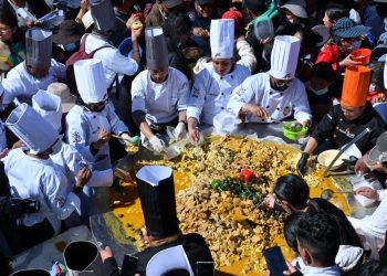 El ‘fricasé más grande del mundo’ se sirvió este viernes en La Paz