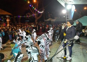 ¡Bienvenidas fiestas julias!, la Alcaldía inicia los actos con el encendido de una tea gigante