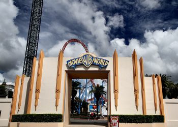 Entrada al parque de Warner Bros