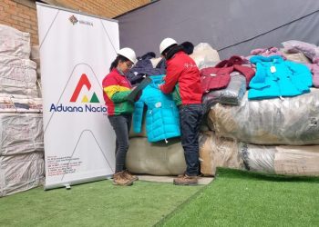 Aduana Oruro comisa chamarras, frazadas y sábanas de China valuadas en Bs 289.000