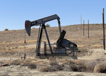 Campo_petroleo_arabia_saudita.jpg