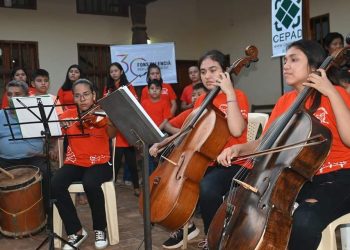 Orquestas de música de San Ignacio de Velasco reciben instrumentos