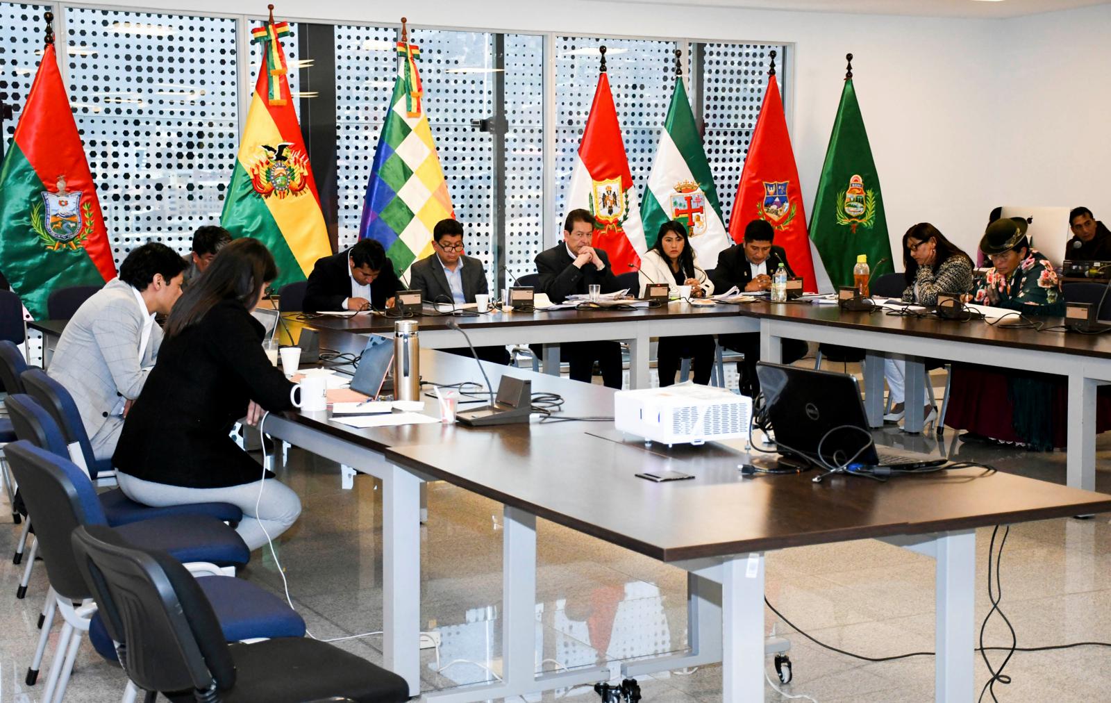 Comisión legislativa declara cuarto intermedio para tratamiento de la convocatoria de preselección