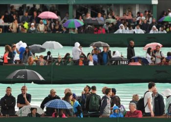 La lluvia perturba el desarrollo de la jornada en Wimbledon