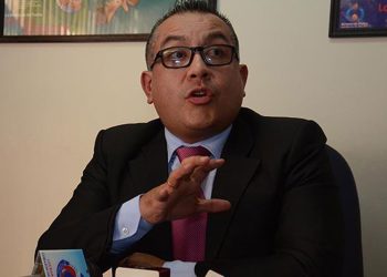 El exviceministro Cox es el nuevo abogado de las víctimas de la masacre de Huayllani