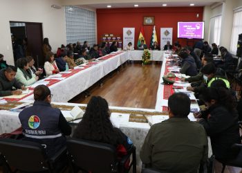 Comisión interinstitucional instala reunión para frenar violencia en unidades educativas.