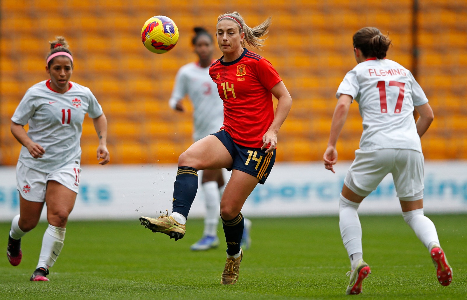 Plaga de lesiones de rodilla aparta a varias estrellas del Mundial femenino