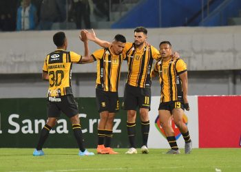 The Strongest vence (1-3) a Vinto, con juego intenso