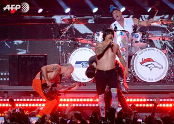 red_hot_chili_peppers.jpg