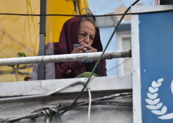 Carvajal dice que no se moverá de la terraza de la APDHB; tensión en la puerta de la sede