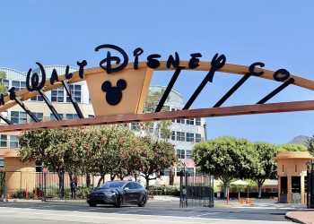 Bob Iger se mantendrá a la cabeza de Disney