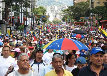 Opositores de Venezuela van a primarias