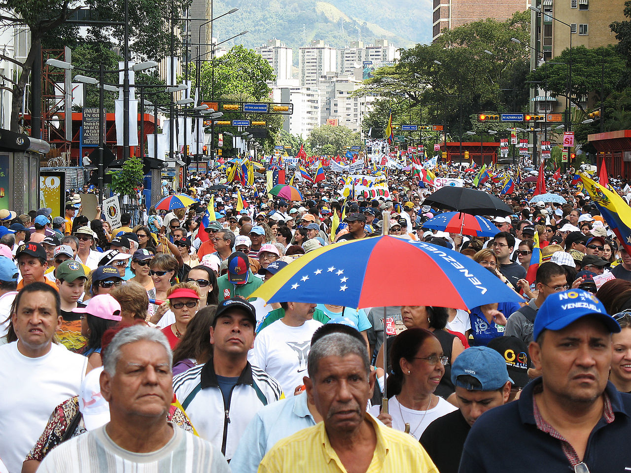 Opositores de Venezuela van a primarias