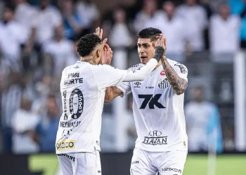 Neymar vuelve con Santos y Flamengo retoma liderato del Brasileirão