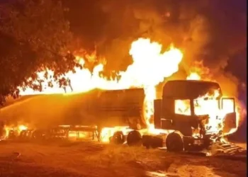 El camión quedó en cenizas/RRSS
