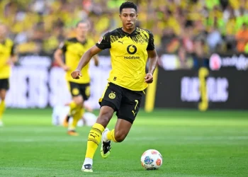 Jobe Bellingham sigue creciendo en Dortmund antes de visitar al City