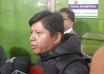 Huarachi se presenta ante la Fiscalía, pero no se instala la audiencia