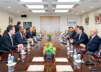 Espinoza afirma que el país sale de su ‘burbuja ideológica’