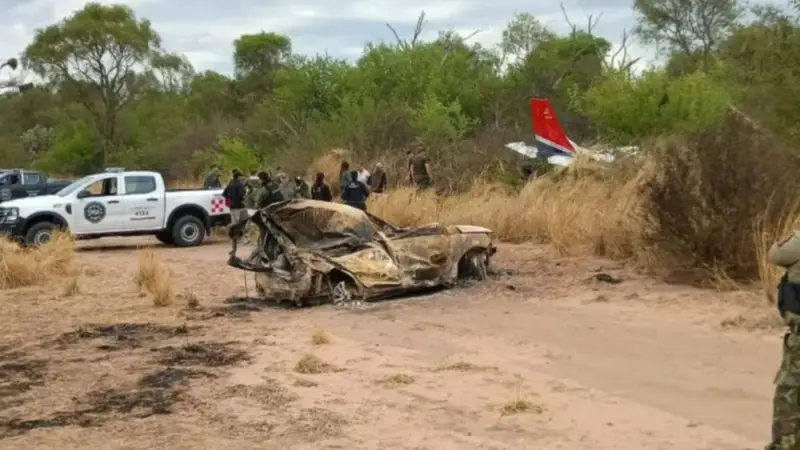 Se encontró un vehículo siniestrado cerca a la avioneta/RRSS
