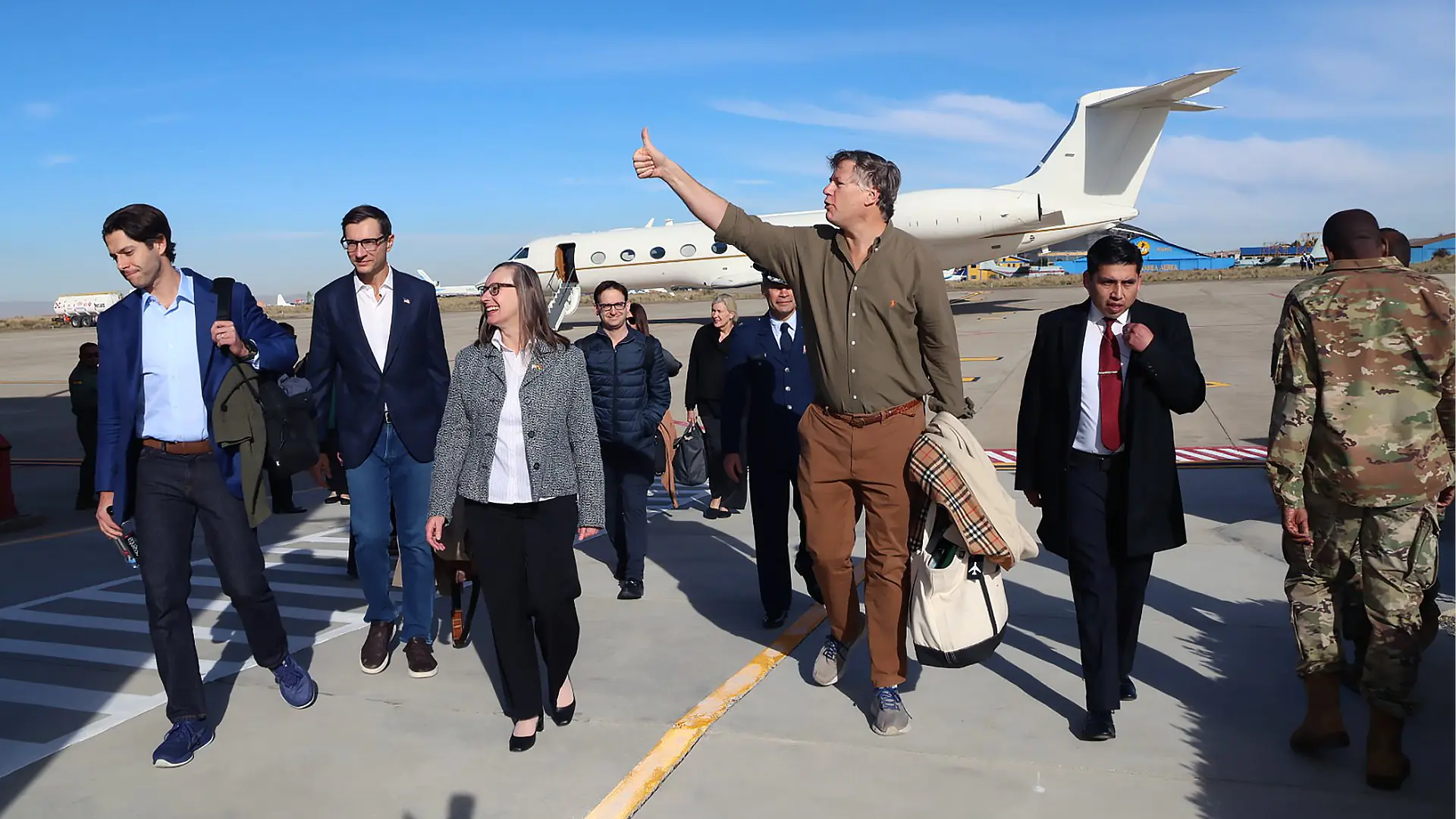 Subsecretario de Estado de los Estados Unidos llega a La Paz para posesión de Paz