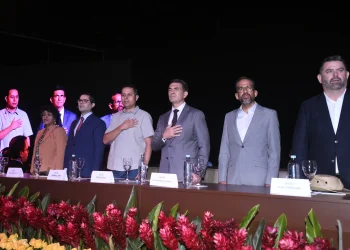 Tras casi 20 años, Bolivia vuelve a abrirse económicamente al mundo