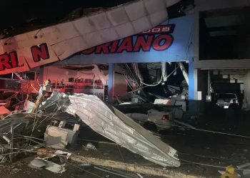 Tornado deja cinco muertos y más de 430 heridos en sur de Brasil