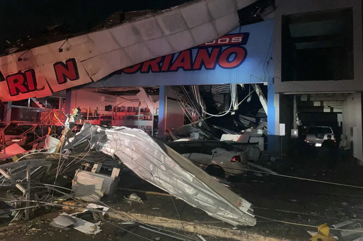 Tornado deja cinco muertos y más de 430 heridos en sur de Brasil