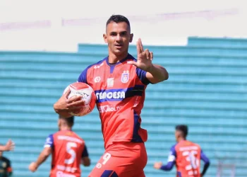 La ‘U’ de Sucre y Real Potosí, avanzan a la semifinal de la ‘Simón’