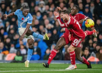 Manchester City golea 3-0 a Liverpool en el partido 1.000 de Guardiola