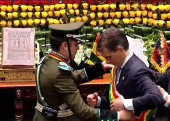 Primeros 100 días del nuevo gobierno: entre lo frívolo y lo urgente