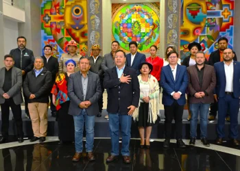 Gobierno denuncia ‘focos rojos en todos los ministerios’