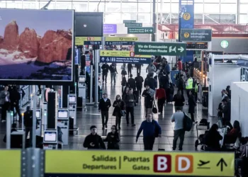 Suspenden casi 200 vuelos en Chile por huelga de pilotos