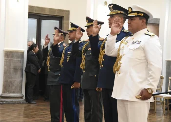 Presidente Paz toma juramento al nuevo Alto Mando Militar