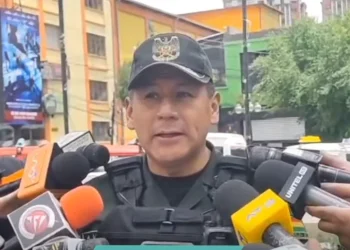 Aprehenden a dos hombres por sustracción de diésel en cisterna