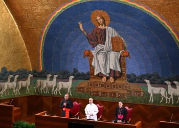 El Papa en un encuentro con misioneros/AFP