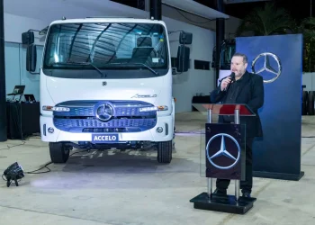 Mercedes-Benz presenta el nuevo camión Accelo 1116
