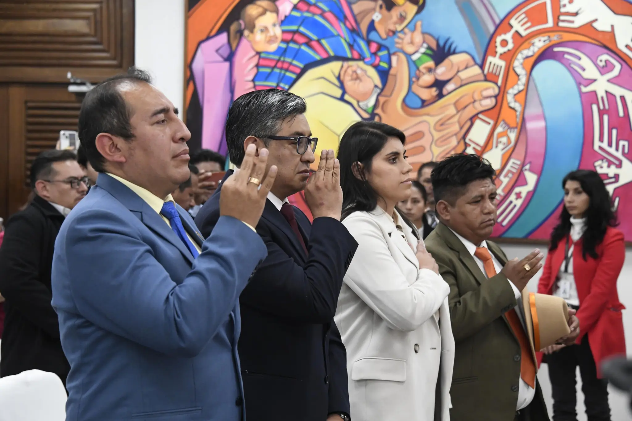 Ministro Lupo posesiona a Barrientos, Santamaría, Linares y Flores como viceministros