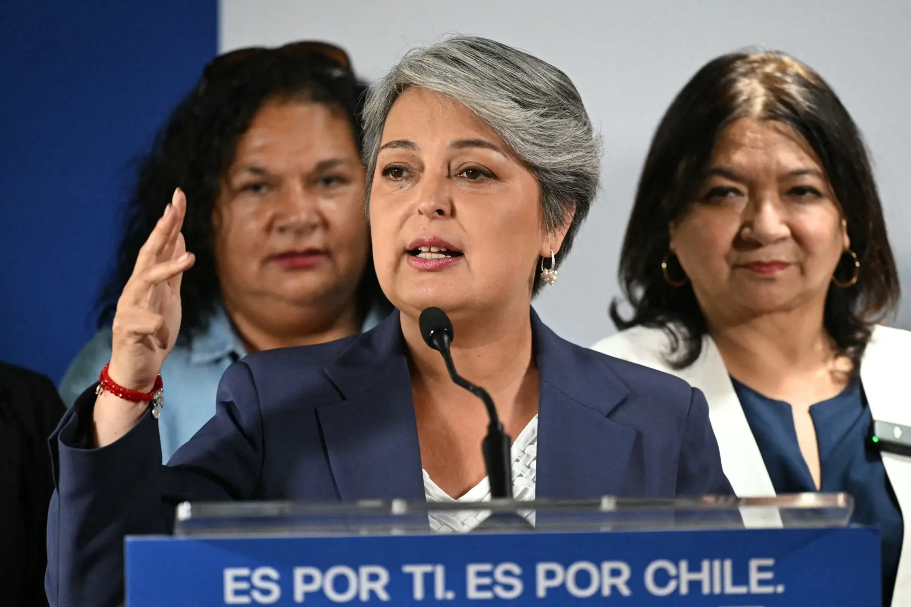 Jara inició su campaña para la segunda vuelta/AFP