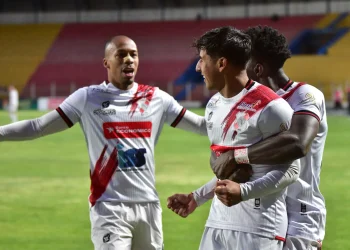 Nacional golea 3-0 a GV San José y se embolsilla medio boleto