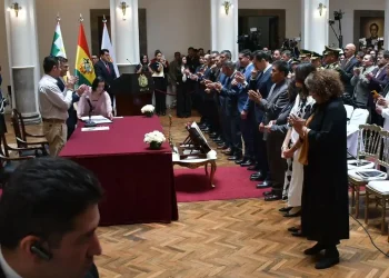 Paz consolida su gabinete y establece la estructura ministerial
