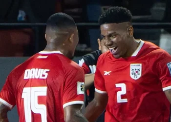 Panamá clasifica por segunda vez al Mundial al ganar 3-0 a El Salvador