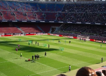 UEFA autoriza al Barcelona a jugar la Champions en el Camp Nou