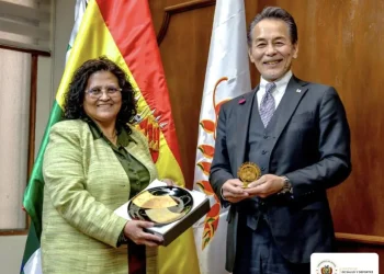 Japón y Bolivia proyectan nuevos centros de salud y más equipamiento