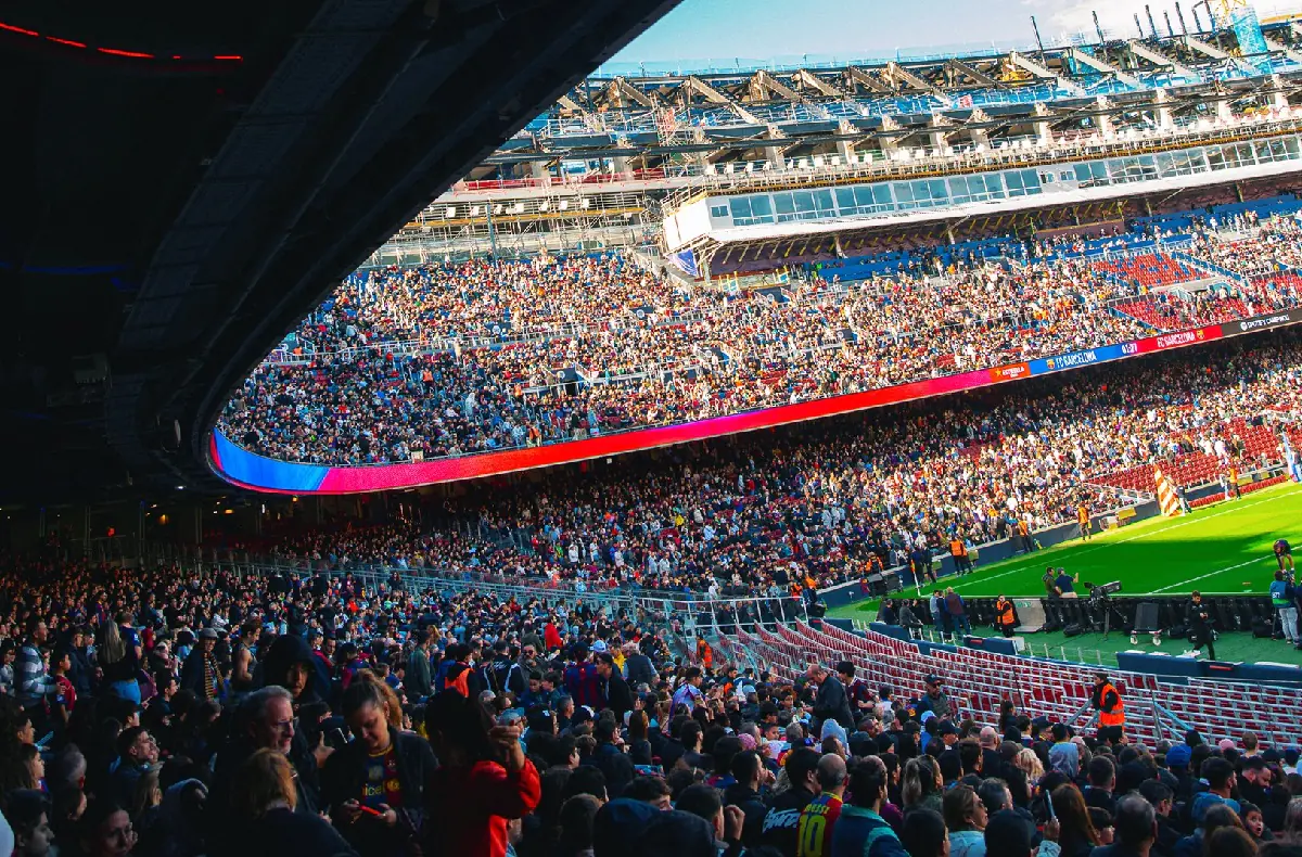 Barcelona ‘regresa al futuro’ con reapertura del renovado Camp Nou