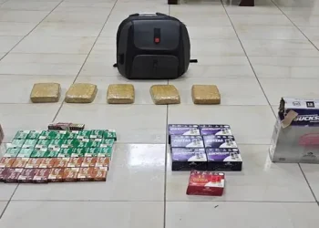 Los paquetes de droga y las cajas de munición/Fisc. de Beni